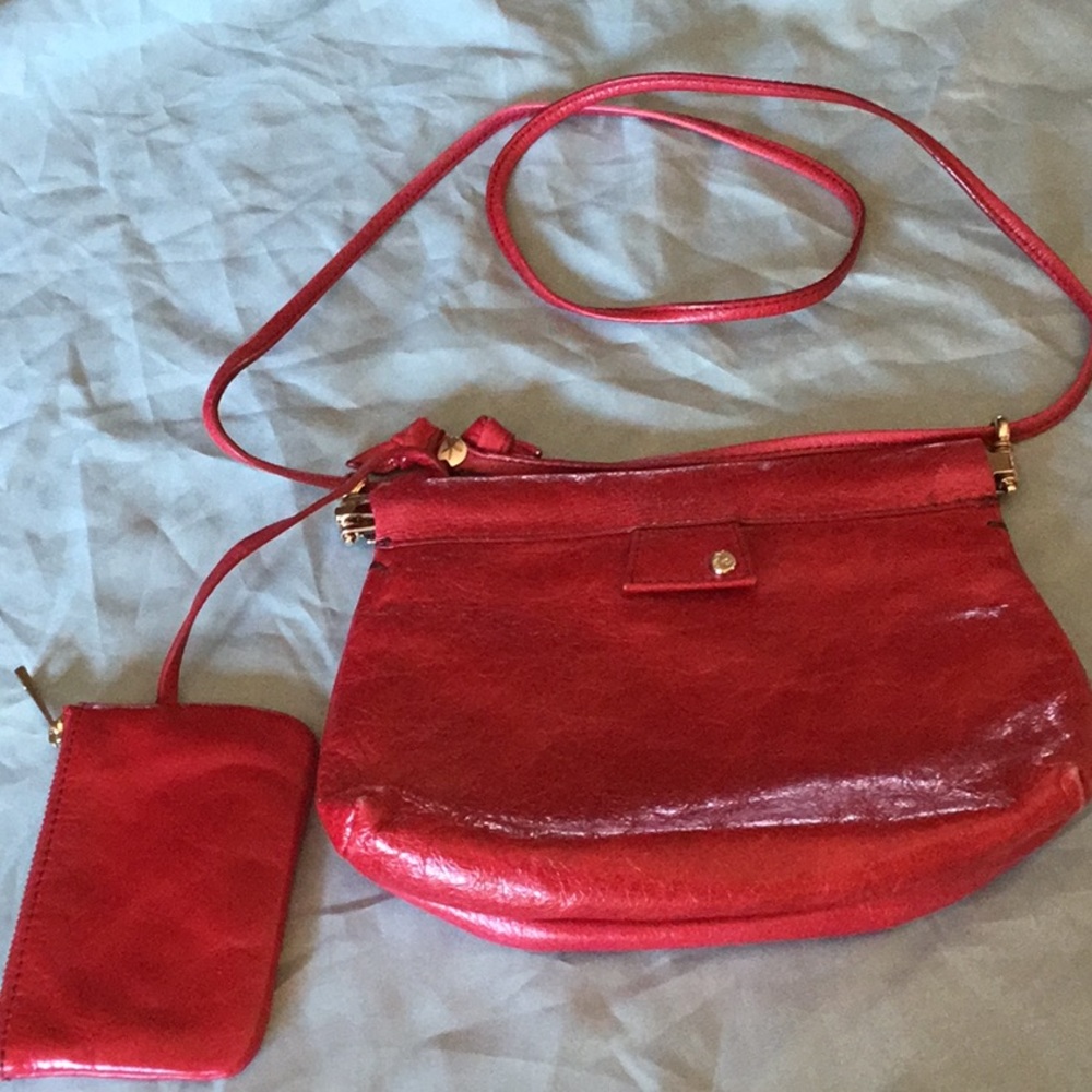 Tre Vero leather shoulder/ crossbody bag.